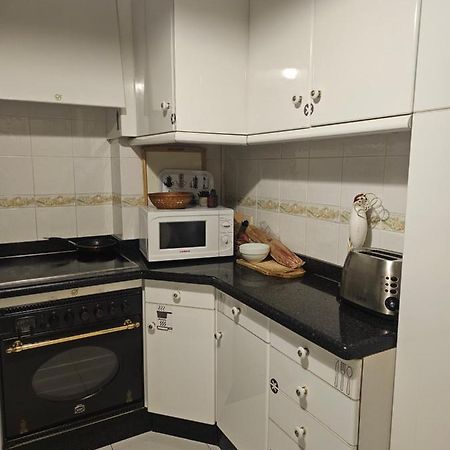 Habitacion Amplia Y Centrica En Piso Compartido A Coruna Luaran gambar