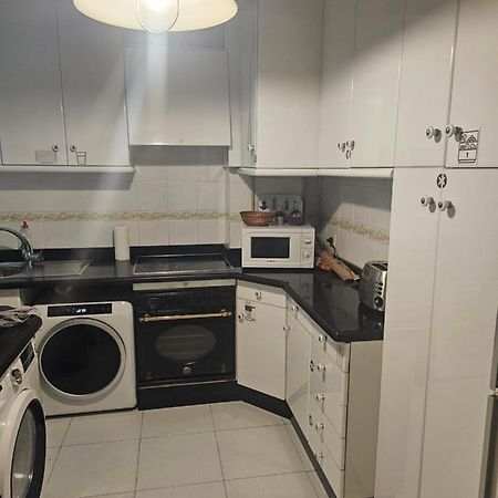 Habitacion Amplia Y Centrica En Piso Compartido A Coruna Luaran gambar