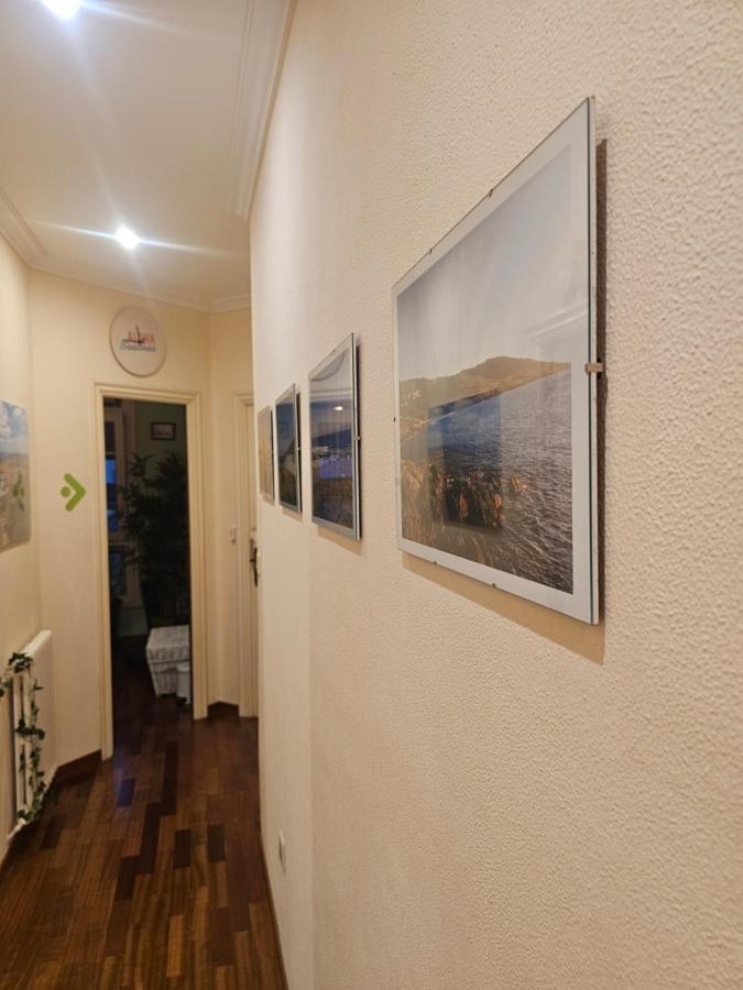 Habitacion Amplia Y Centrica En Piso Compartido A Coruna Luaran gambar
