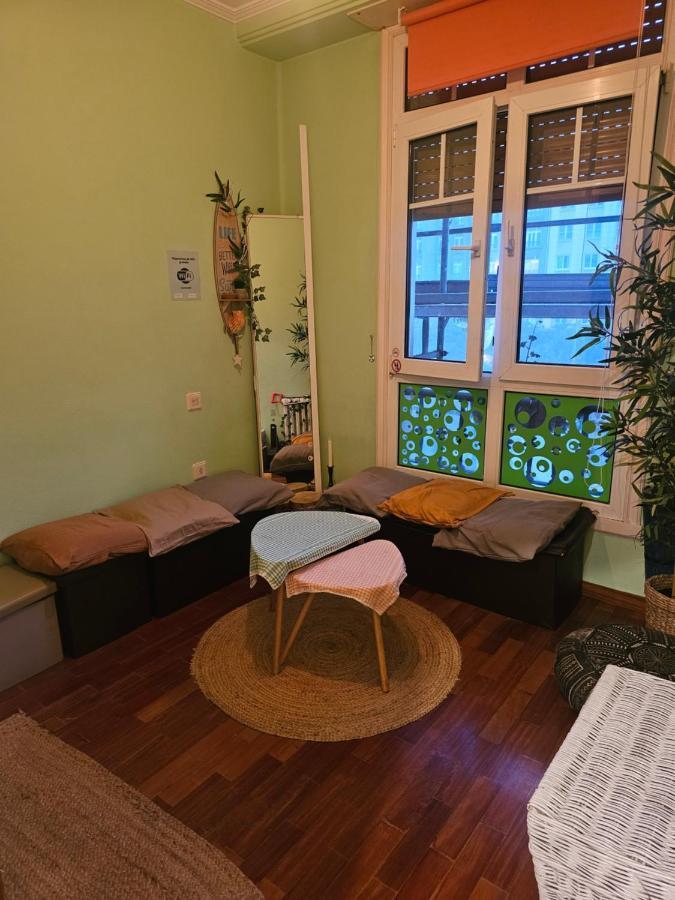 Habitacion Amplia Y Centrica En Piso Compartido A Coruna Luaran gambar