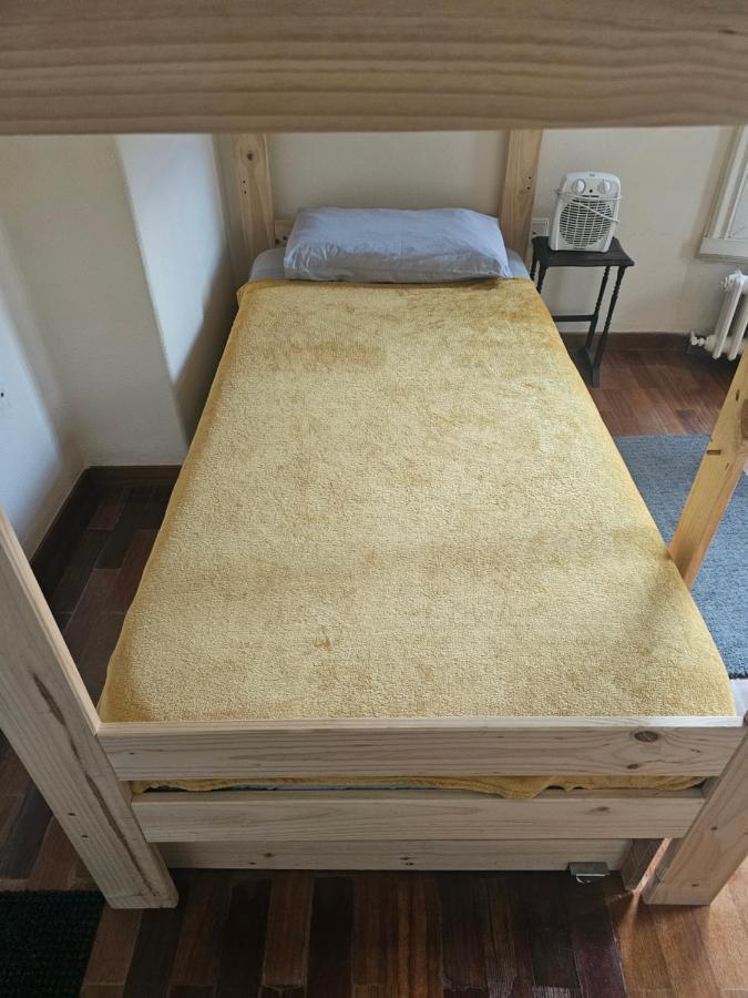 Habitacion Amplia Y Centrica En Piso Compartido A Coruna Luaran gambar